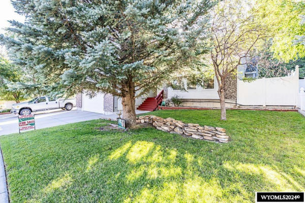1015 WASHAKIE AVE, GREEN RIVER, WY 82935, photo 4 of 50