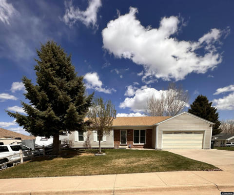 2250 HITCHING POST DR, GREEN RIVER, WY 82935 - Image 1