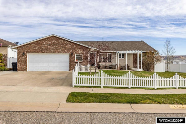 195 PHEASANT DR, GREEN RIVER, WY 82935 - Image 1