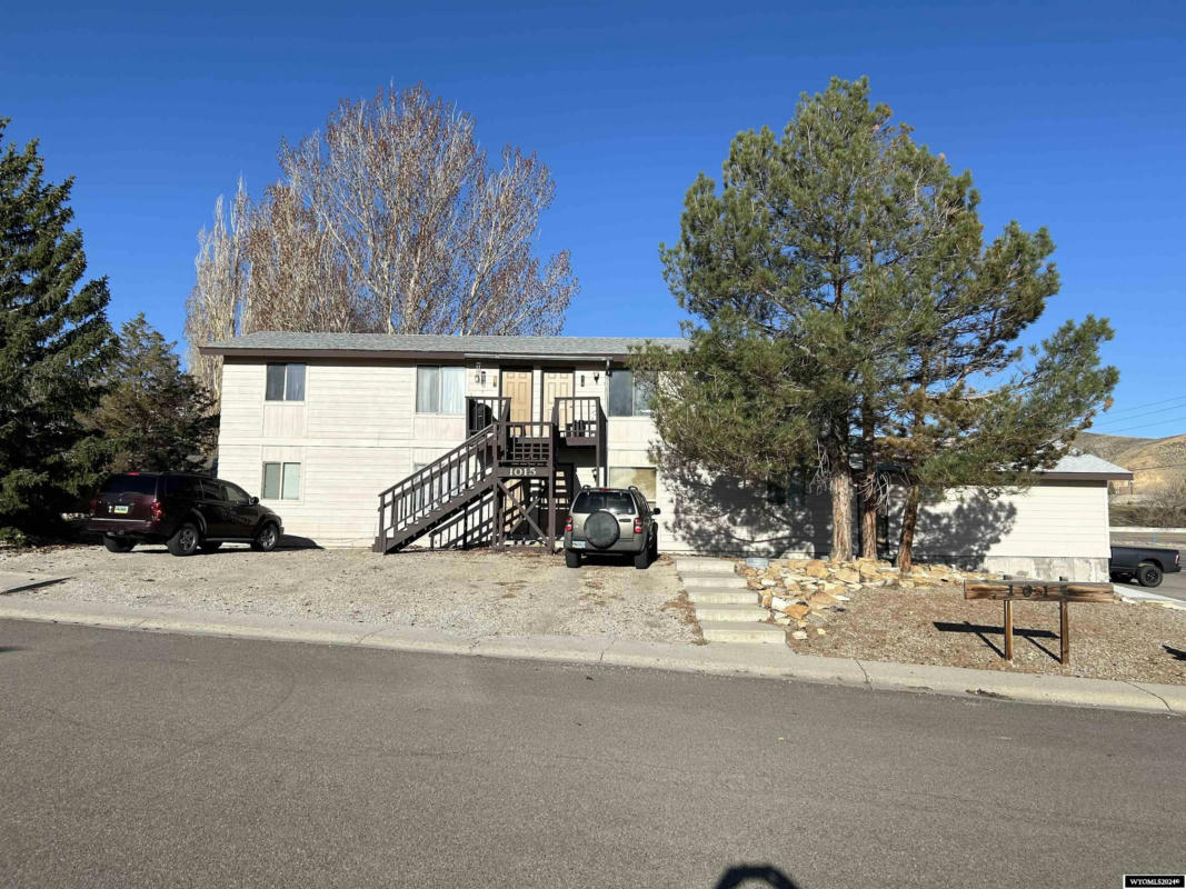 1015 MOUNTAIN VIEW DR, GREEN RIVER, WY 82935, photo 1 of 4